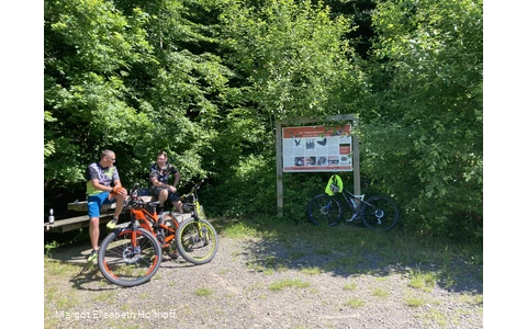 Auf der Agger-Bigge-Runde vor dem Wegeringhauser Tunnel.jpg