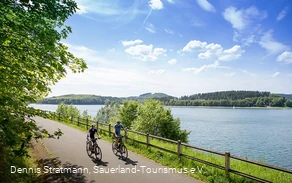 Radfahrer am Biggesee