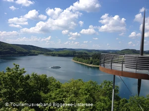 Biggeblick Aussicht: Personenschifffahrt Biggesee unterwegs